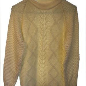 Vintage Lucerene Cable Knit sweater size small